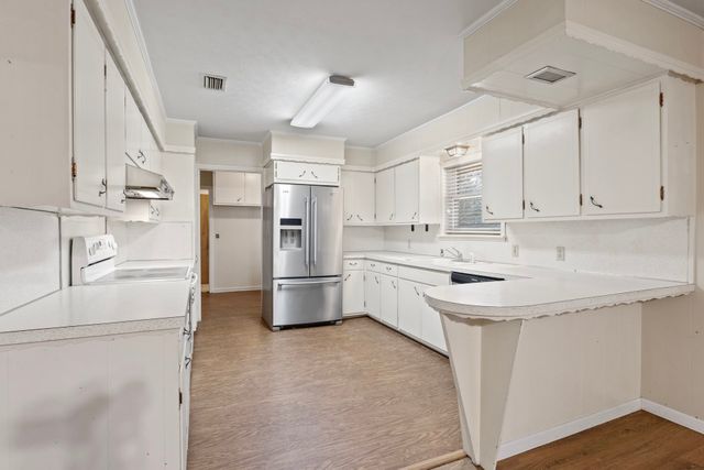 503 FRONT Street, Naples, TX 75568