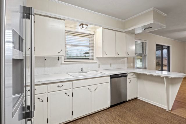503 FRONT Street, Naples, TX 75568