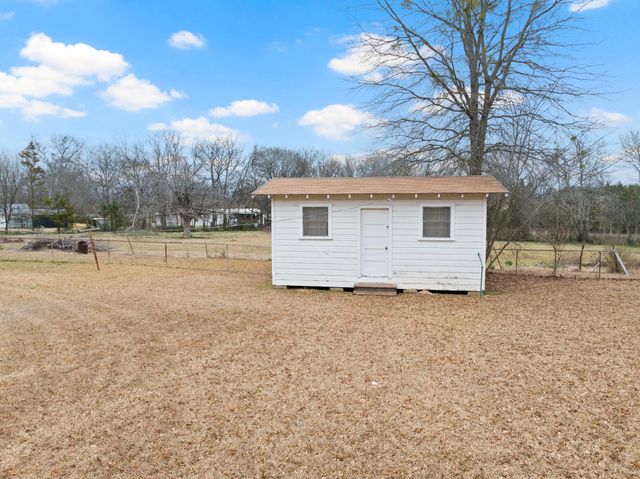 503 FRONT Street, Naples, TX 75568