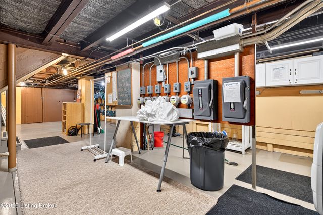 1300 Everett Ave APT 6, Louisville, KY 40204