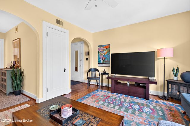 1300 Everett Ave APT 6, Louisville, KY 40204