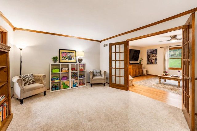 952 Greenway TERRACE, Hartland, WI 53029