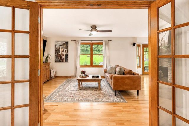 952 Greenway TERRACE, Hartland, WI 53029