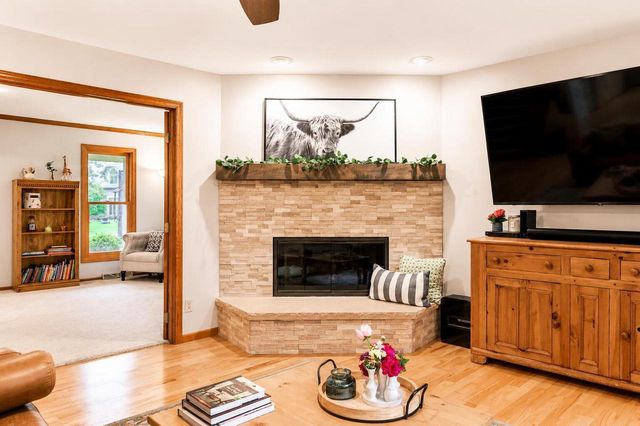 952 Greenway TERRACE, Hartland, WI 53029