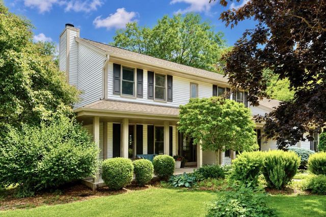 952 Greenway TERRACE, Hartland, WI 53029