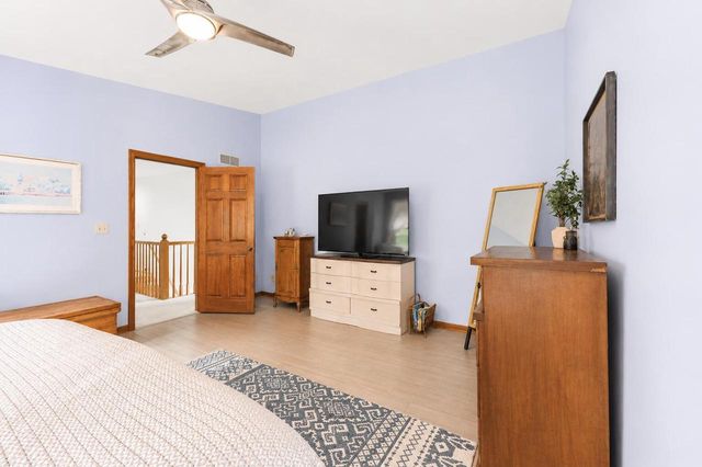 952 Greenway TERRACE, Hartland, WI 53029