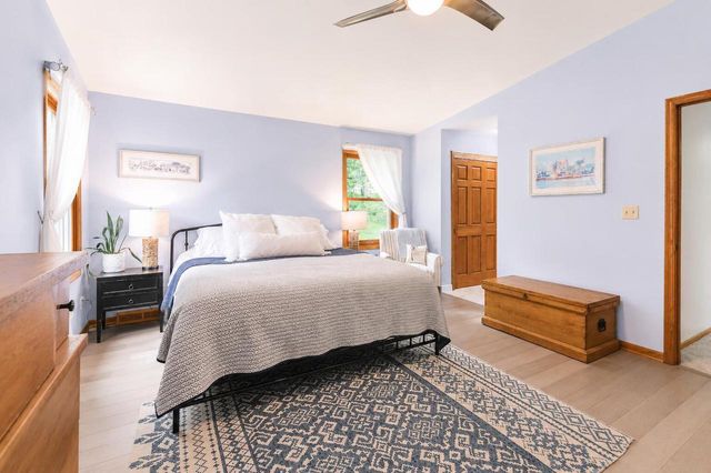 952 Greenway TERRACE, Hartland, WI 53029