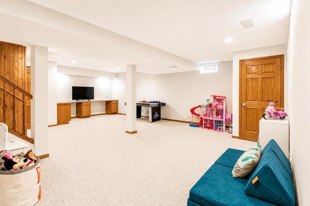 952 Greenway TERRACE, Hartland, WI 53029