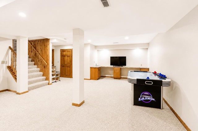 952 Greenway TERRACE, Hartland, WI 53029