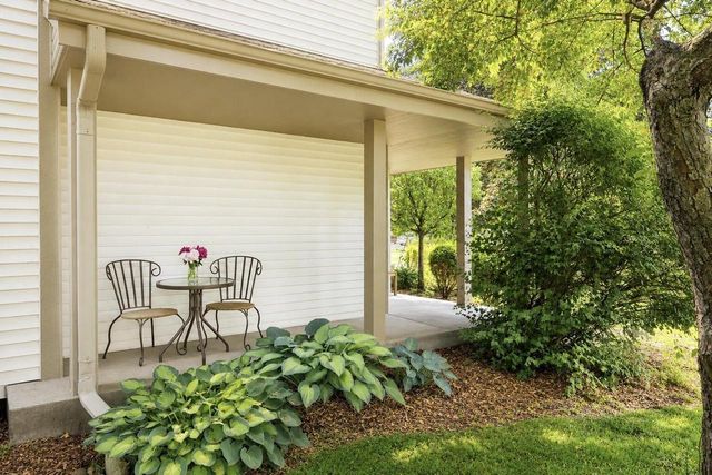 952 Greenway TERRACE, Hartland, WI 53029