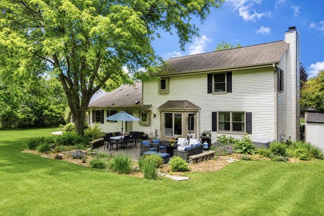 952 Greenway TERRACE, Hartland, WI 53029