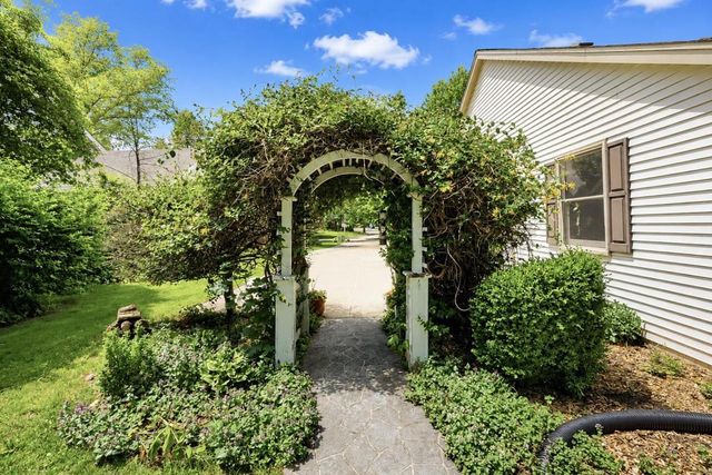 952 Greenway TERRACE, Hartland, WI 53029