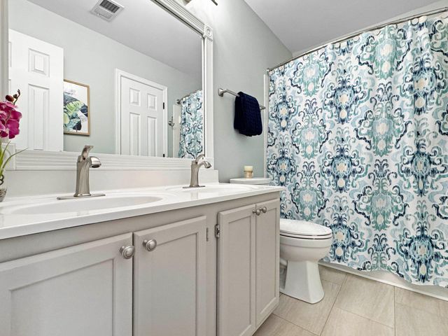 47640 COMER SQ, Sterling, VA 20165