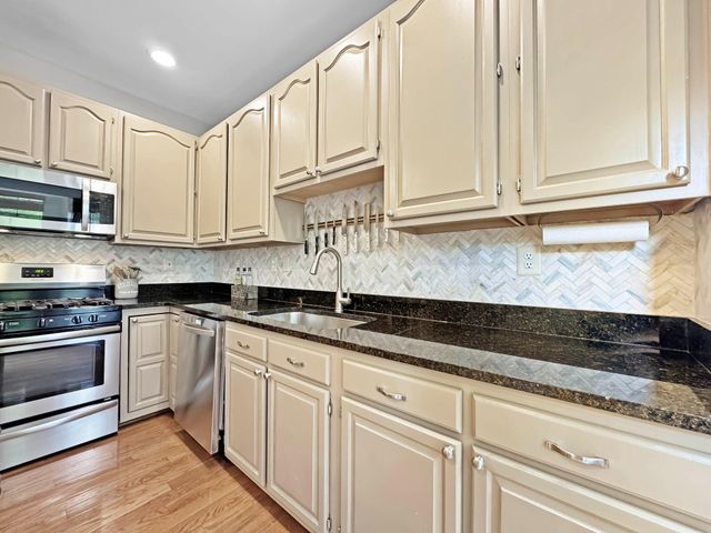 47640 COMER SQ, Sterling, VA 20165