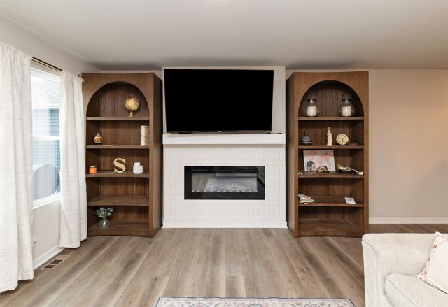 1288 NW Williamsburg Lane, Waukee, IA 50263