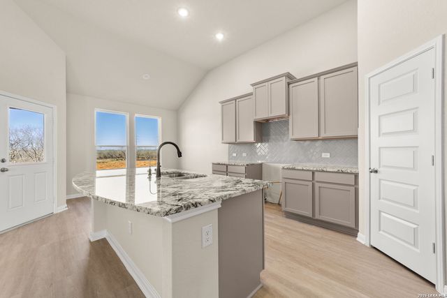 1603 Vista View Drive, Pleasanton, TX 78064