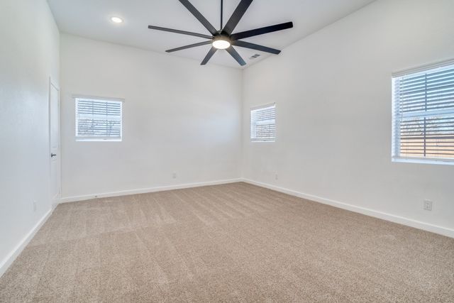 610 Tyler Street, Ennis, TX 75119