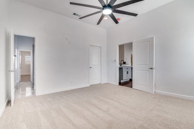 610 Tyler Street, Ennis, TX 75119