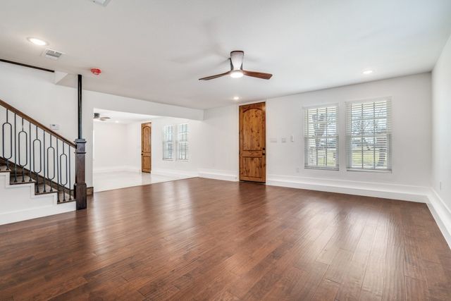 610 Tyler Street, Ennis, TX 75119