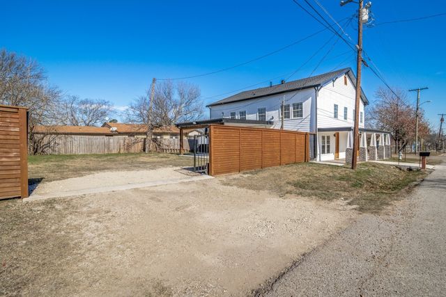 610 Tyler Street, Ennis, TX 75119