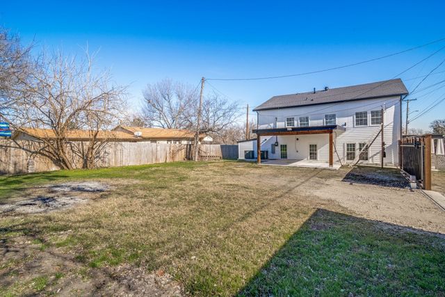 610 Tyler Street, Ennis, TX 75119