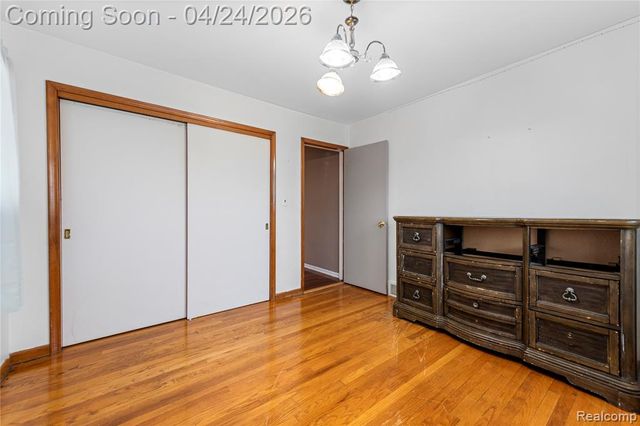 24861 Almond Avenue, Eastpointe, MI 48021
