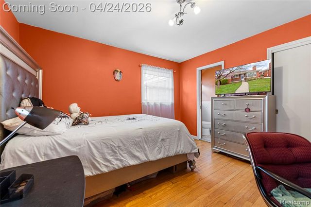 24861 Almond Avenue, Eastpointe, MI 48021