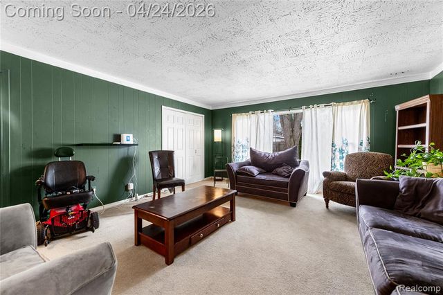 24861 Almond Avenue, Eastpointe, MI 48021