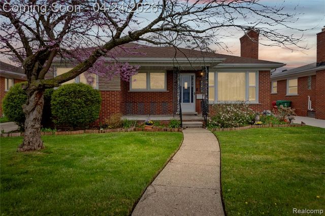24861 Almond Avenue, Eastpointe, MI 48021