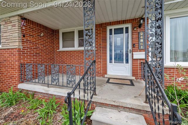 24861 Almond Avenue, Eastpointe, MI 48021