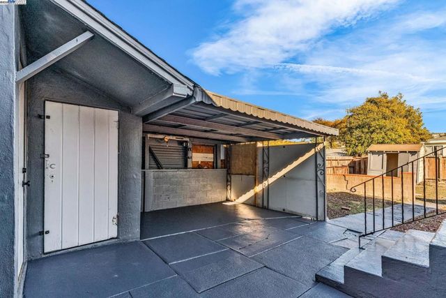 680 Mclaughlin St, Richmond, CA 94805