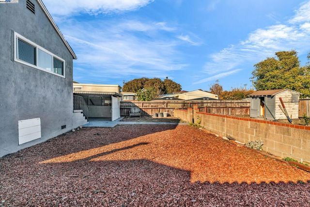 680 Mclaughlin St, Richmond, CA 94805