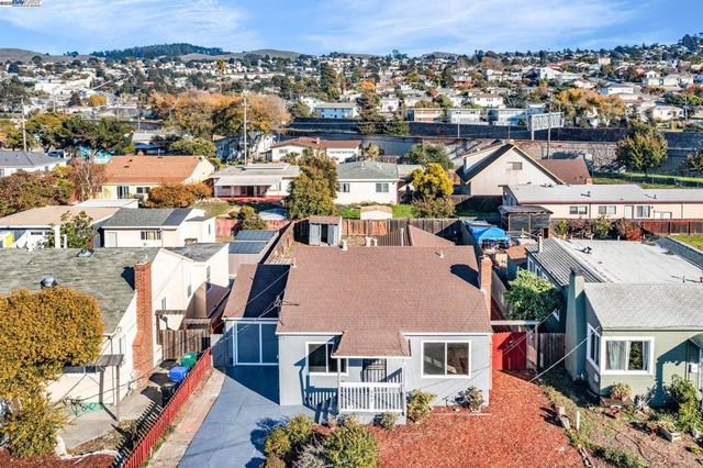 680 Mclaughlin St, Richmond, CA 94805