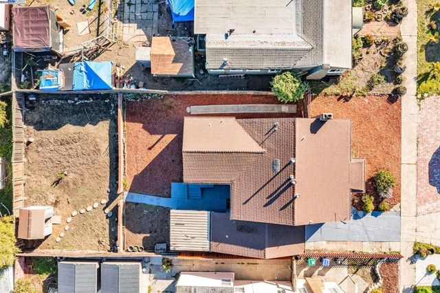 680 Mclaughlin St, Richmond, CA 94805