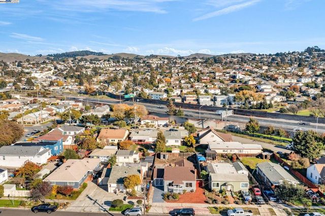 680 Mclaughlin St, Richmond, CA 94805