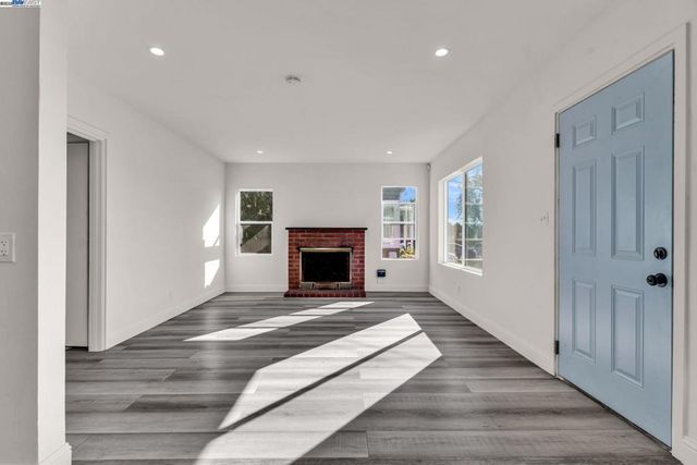 680 Mclaughlin St, Richmond, CA 94805