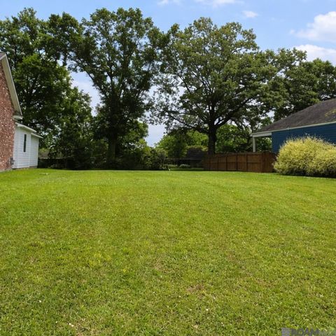 7389 N Eisworth Ave, Central, LA 70818