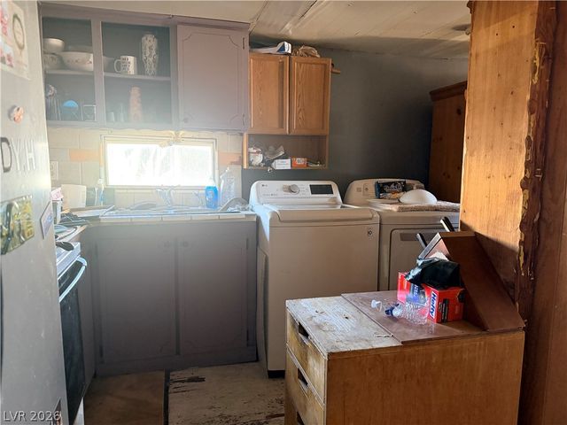 1081 South Comstock Circle, Pahrump, NV 89048