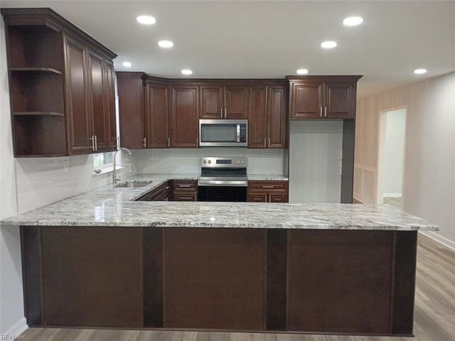 3201 Jean CT, Chesapeake, VA 23323