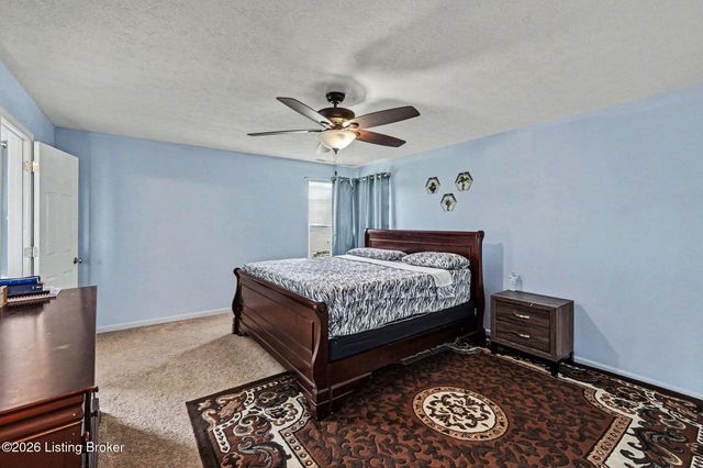 227 Boulders West Dr, Shepherdsville, KY 40165