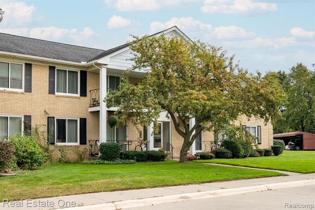 37095 Nottingham Drive 15, Sterling Heights, MI 48312