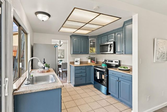 7755 Envoy Way, Citrus Heights, CA 95610