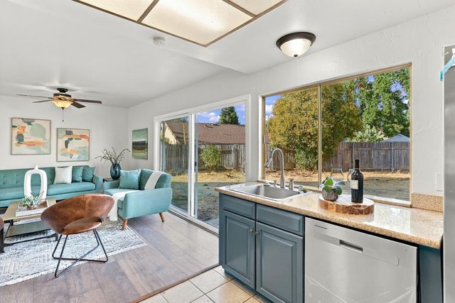 7755 Envoy Way, Citrus Heights, CA 95610