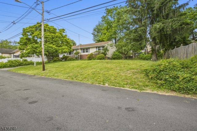 138 Wortendyke Ave, Emerson Boro, NJ 07630