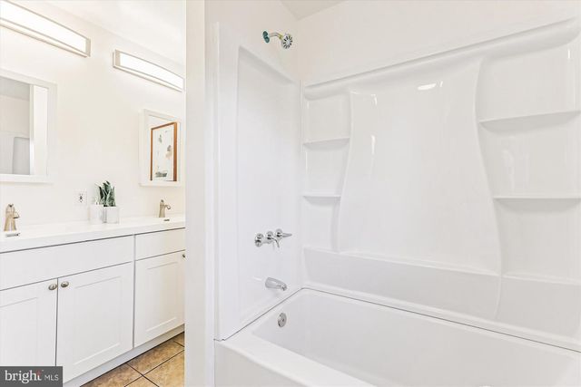4225 MEADE ST NE, Washington, DC 20019