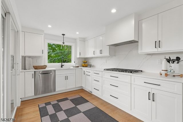 1485 Force Dr, Mountainside Boro, NJ 07092