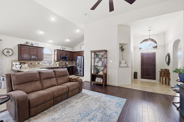 10861 Irish Glen Trail, Fort Worth, TX 76052