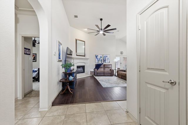 10861 Irish Glen Trail, Fort Worth, TX 76052