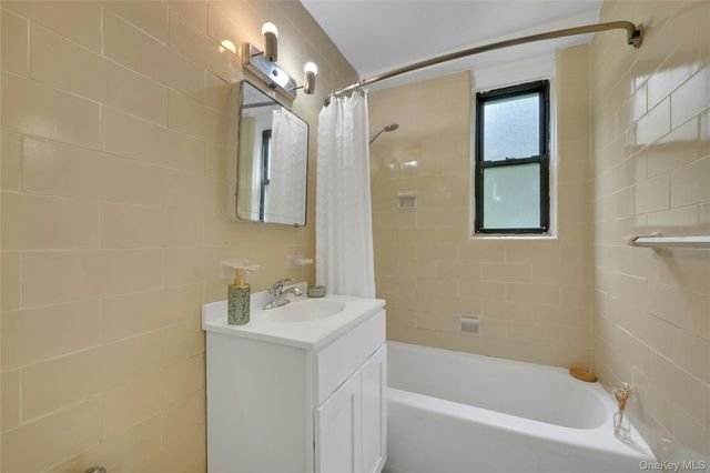 735 Kappock Street 2F, Bronx, NY 10463
