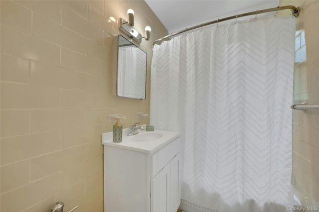 735 Kappock Street 2F, Bronx, NY 10463